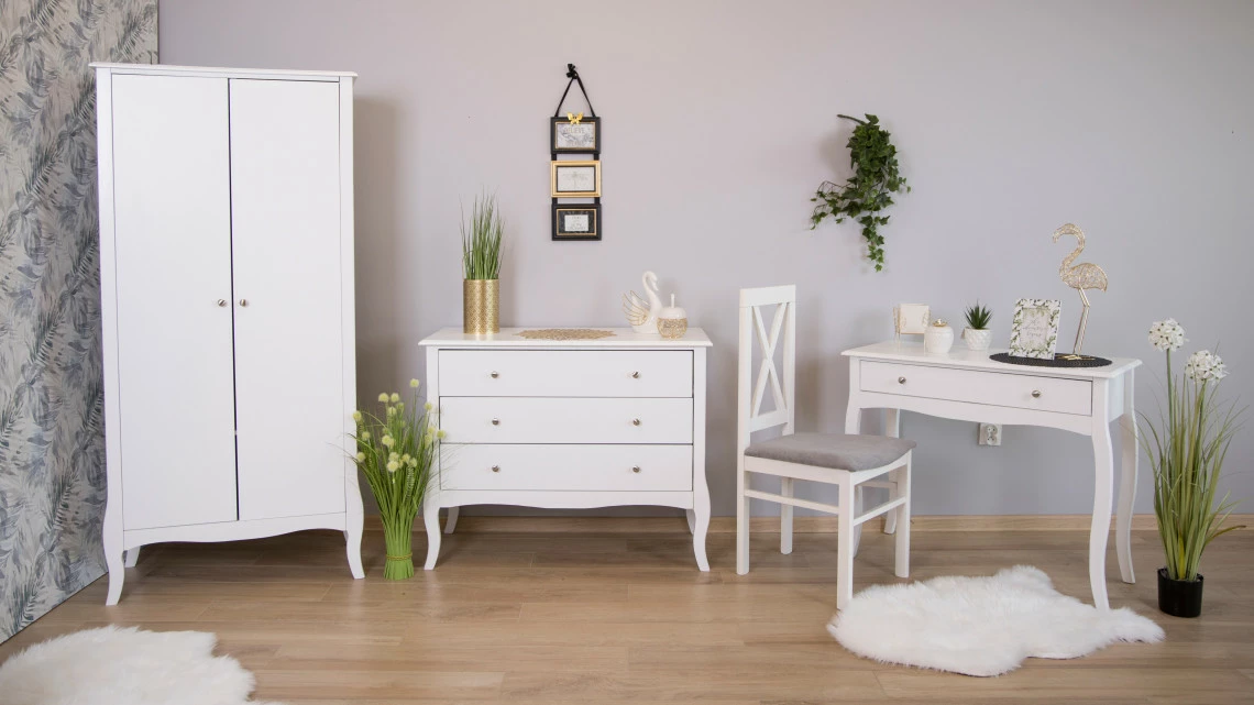 jak-usunac-naklejki-z-mebli