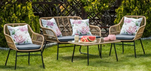 obiad-na-tarasie-lub-w-ogrodzie--jakie-akcesoria-sie-przydadza