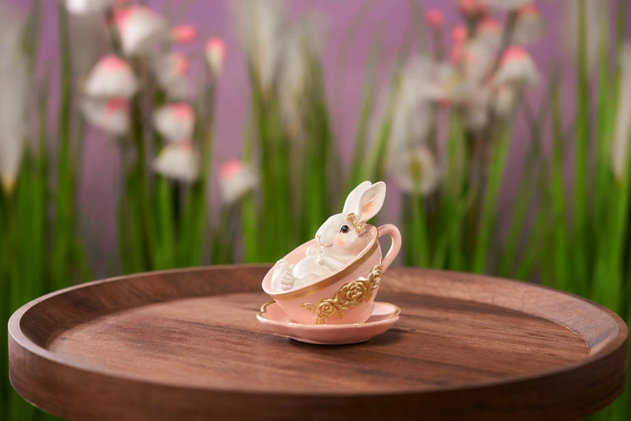 Ozdoba wielkanocna królik w filiżance Pink Easter 35 (różowy/biały/złoty)
