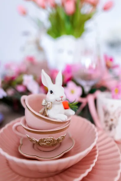 Ozdoba wielkanocna królik w filiżance Pink Easter 34 (różowy/biały/złoty)