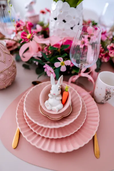 Ozdoba wielkanocna królik w filiżance Pink Easter 35 (różowy/biały/złoty)