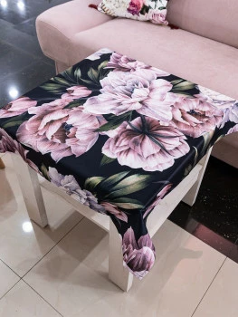 Obrus Peony - 6 (czarny w kwiaty) 