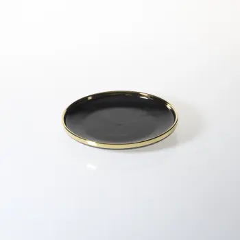 Talerz deserowy Cindy czarny ze złotym paskiem 